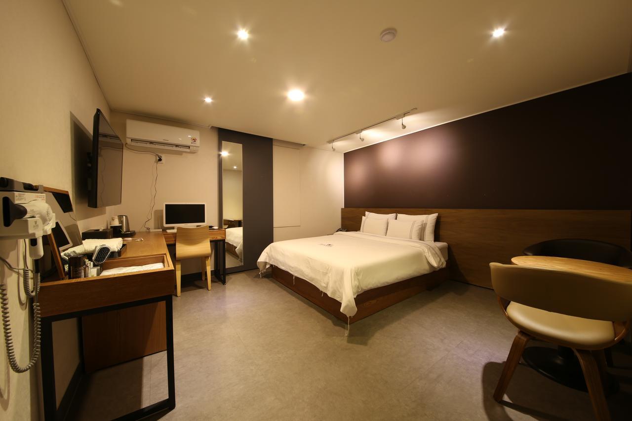 Winner Hotel Jeonju Esterno foto