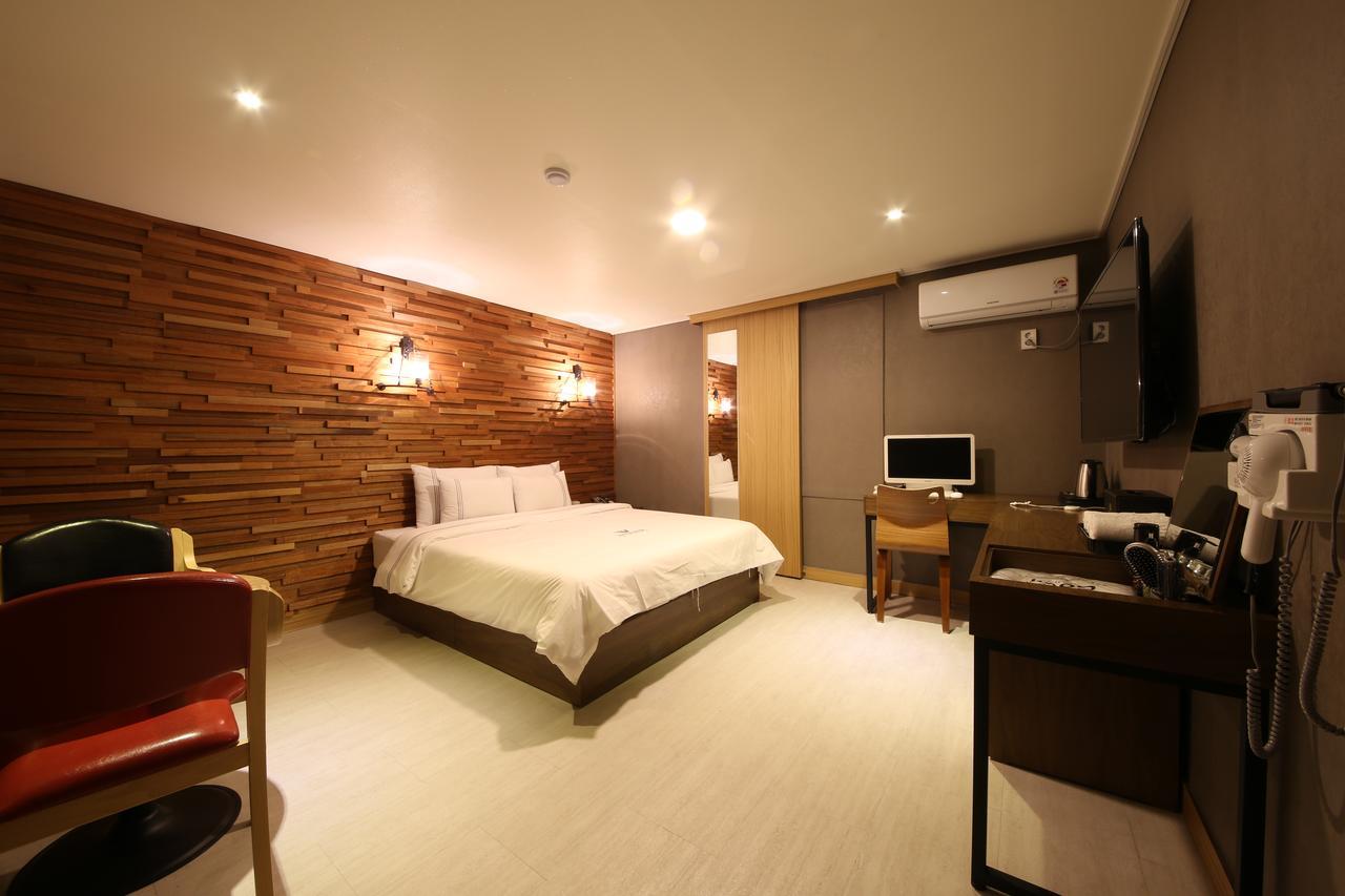 Winner Hotel Jeonju Esterno foto